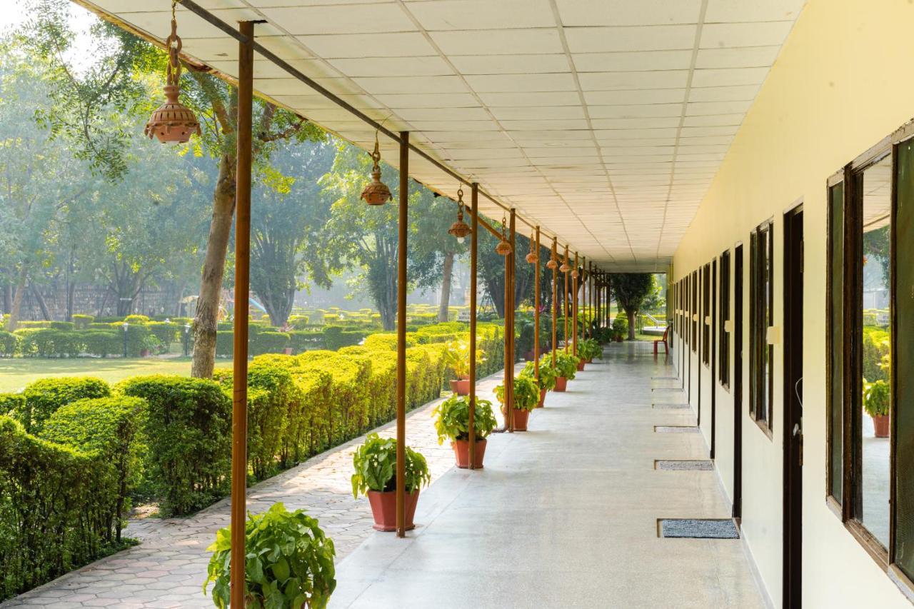 Narmada Hills Resort Godarpura Exterior foto