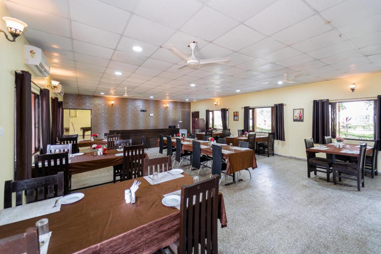 Narmada Hills Resort Godarpura Exterior foto